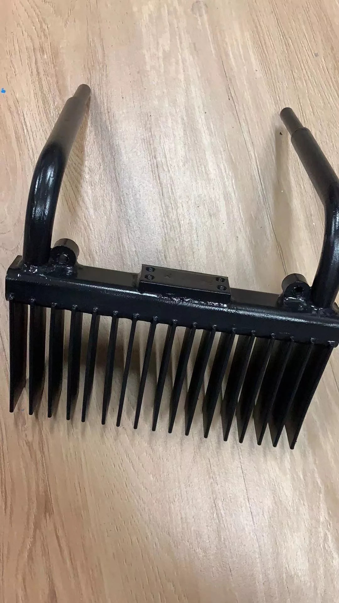 电镀挂具梳齿挂架喷涂特氟龙防粘耐腐蚀 - 宏远特氟龙喷涂加工实例